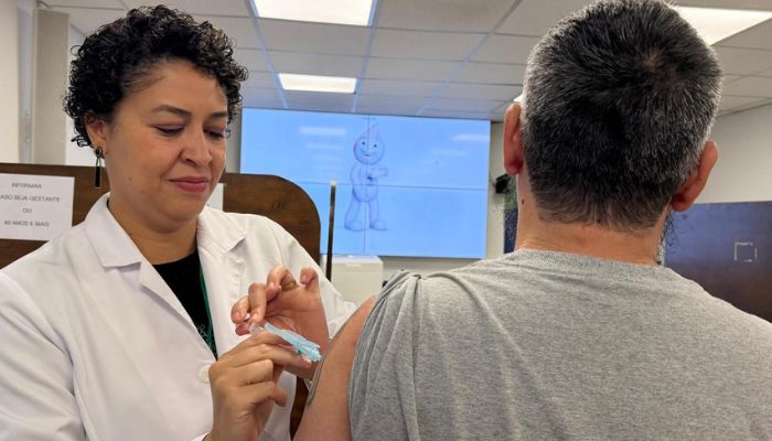  Paraná aplica 1,5 milhão de doses da vacina contra gripe e convoca grupos prioritários 